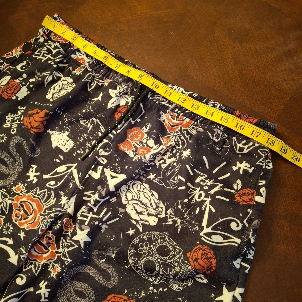 Fresh Prints of Bel Air Graphic Gothic Print Shorts Men Size XL - Picture 14 of 16